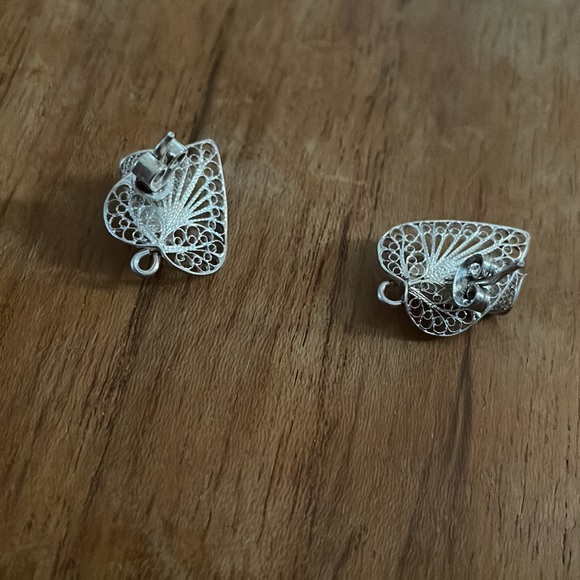 Gorgeous vintage filigree silver lily plant leaf earrings - Picture 2 of 4